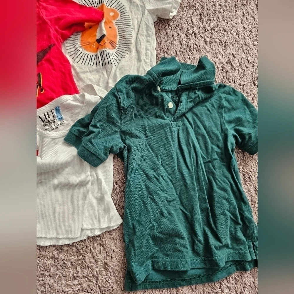 Boys lot clothing there are 6 pieces